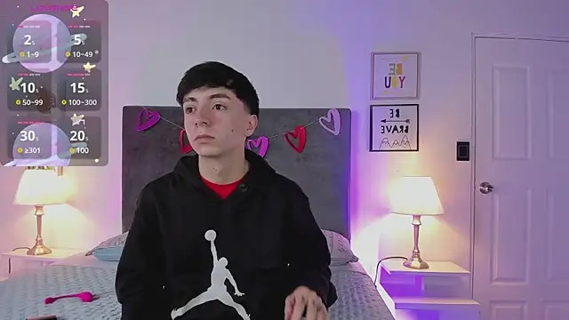 Snapshot of ethan_and_ava chatting on 19, 2, 2025 ethan and ava online show from 19, 2, 2025