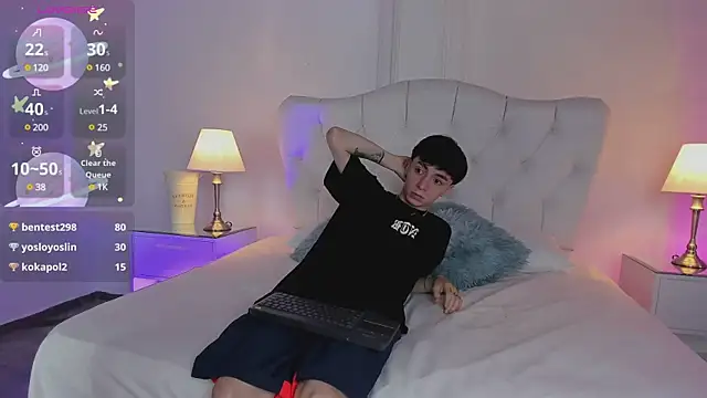 Snapshot of ethan_and_ava chatting on 9, 3, 2025 ethan and ava online show from 9, 3, 2025