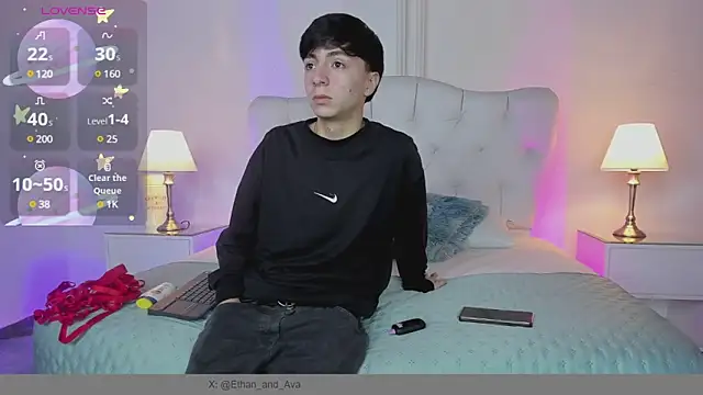 Snapshot of ethan_and_ava chatting on 18, 3, 2025 ethan and ava online show from 18, 3, 2025