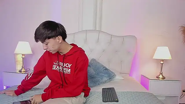 Snapshot of ethan_and_ava chatting on 22, 3, 2025 ethan and ava online show from 22, 3, 2025