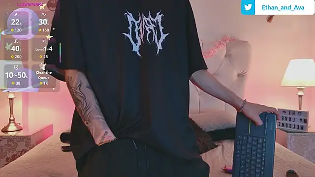 Snapshot of ethan_and_ava chatting on 24, 9, 2025 ethan and ava online show from 24, 9, 2025