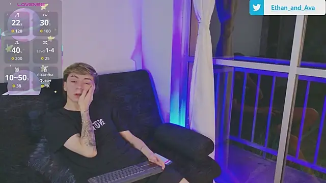 Snapshot of ethan_and_ava chatting on 9, 10, 2025 ethan and ava online show from 9, 10, 2025