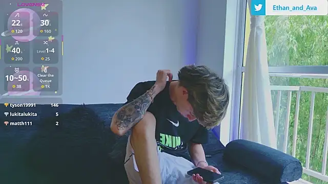 Snapshot of ethan_and_ava chatting on 12, 10, 2025 ethan and ava online show from 12, 10, 2025