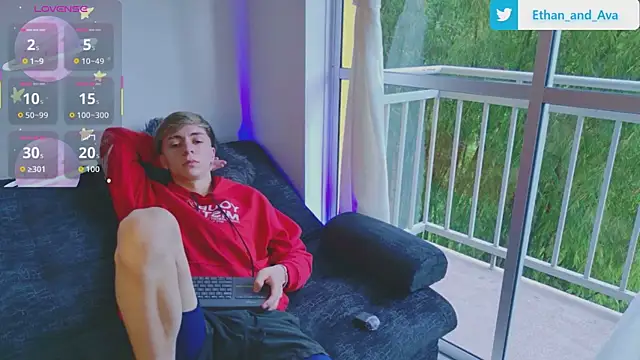 Snapshot of ethan_and_ava chatting on 14, 10, 2025 ethan and ava online show from 14, 10, 2025