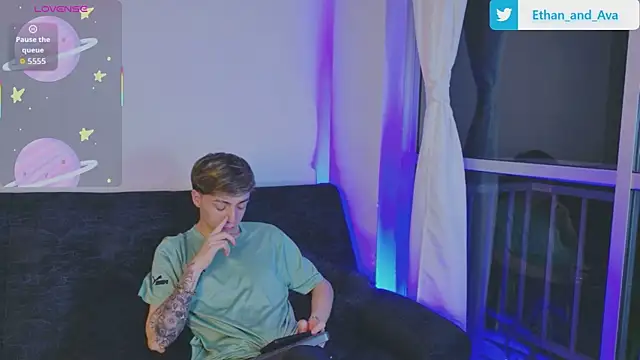 Snapshot of ethan_and_ava chatting on 18, 10, 2025 ethan and ava online show from 18, 10, 2025