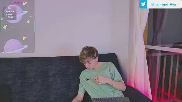 Snapshot of ethan_and_ava chatting on 24, 10, 2025 ethan and ava online show from 24, 10, 2025