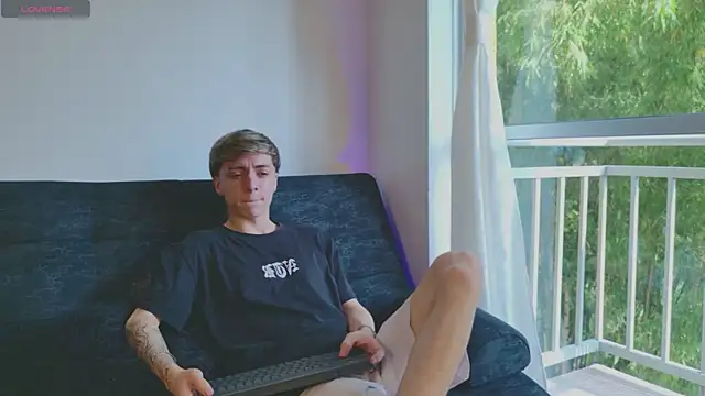 Snapshot of ethan_and_ava chatting on 7, 11, 2025 ethan and ava online show from 7, 11, 2025