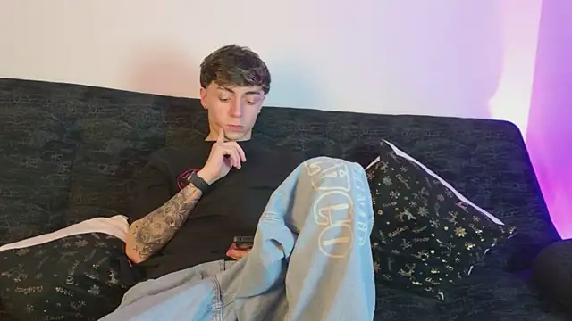 ethan and ava online show from 8, 2, 2026