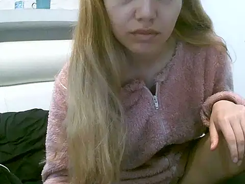 Snapshot of VittoriaTaylor chatting on 23, 10, 2025 VittoriaTaylor online show from 23, 10, 2025