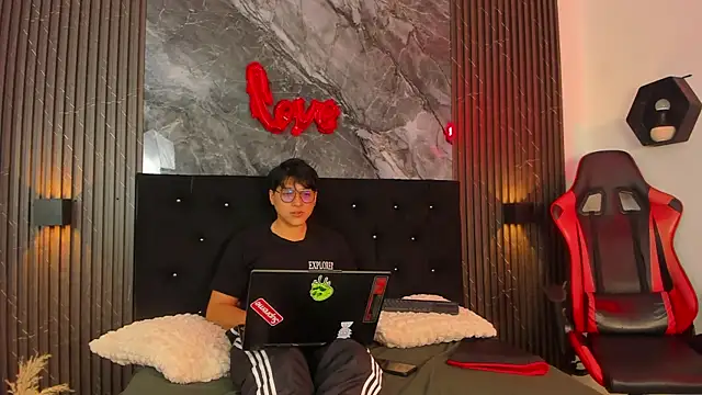 vanilla hot online show from 21, 2, 2025