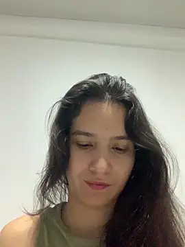 Snapshot of Bella_still chatting on 25, 9, 2025 Bella still online show from 25, 9, 2025