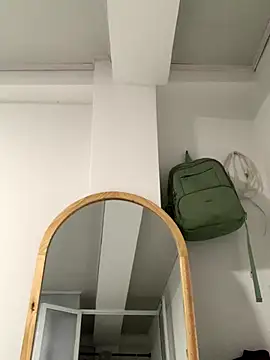 Snapshot of Bella_still chatting on 7, 10, 2025 Bella still online show from 7, 10, 2025