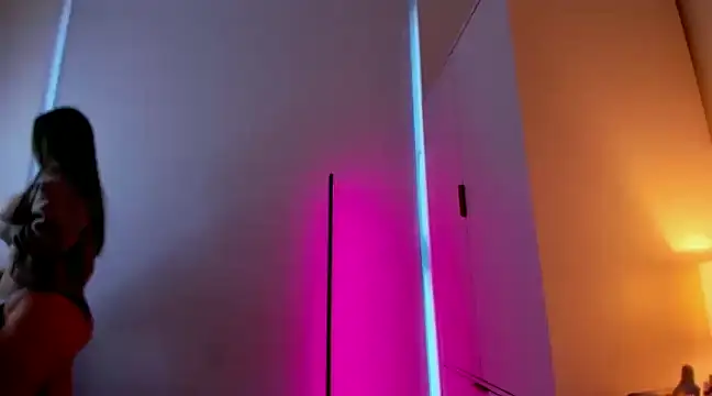 Snapshot of GoddessRoxana chatting on 14, 1, 2025 GoddessRoxana online show from 14, 1, 2025