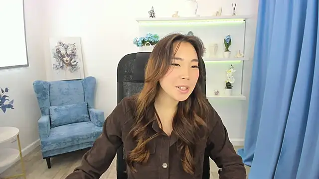 Snapshot of AnnaReyla chatting on 8, 10, 2025 AnnaReyla online show from 8, 10, 2025