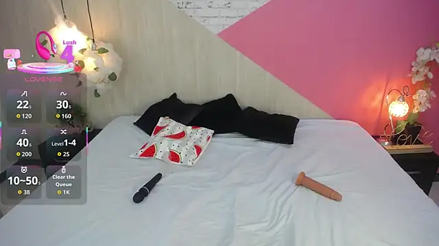 Snapshot of miss_honey01 chatting on 19, 11, 2025 miss honey01 online show from 19, 11, 2025