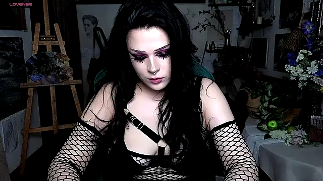 Snapshot of Rouz_Farrel chatting on 5, 10, 2025 Rouz Farrel online show from 5, 10, 2025