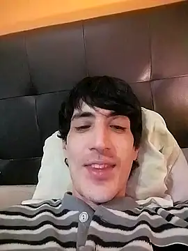 Snapshot of moutt99 chatting on 17, 1, 2025 moutt99 online show from 17, 1, 2025