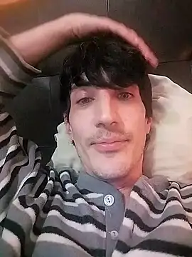 Snapshot of moutt99 chatting on 25, 1, 2025 moutt99 online show from 25, 1, 2025