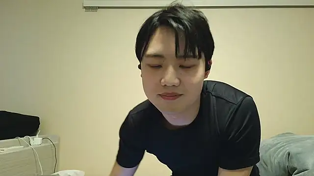 Snapshot of nunnun00 chatting on 23, 2, 2025 nunnun00 online show from 23, 2, 2025