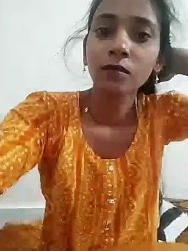 Snapshot of Divya-2007 chatting on 24, 11, 2025 Divya-2007 online show from 24, 11, 2025