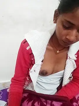 Snapshot of Divya-2007 chatting on 14, 12, 2025 Divya-2007 online show from 14, 12, 2025