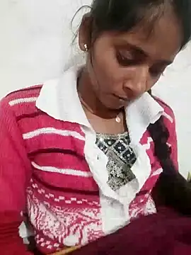 Snapshot of Divya-2007 chatting on 18, 12, 2025 Divya-2007 online show from 18, 12, 2025