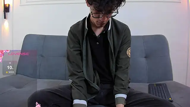 Snapshot of Cum_hunters chatting on 25, 6, 2026 Cum hunters online show from 25, 6, 2026
