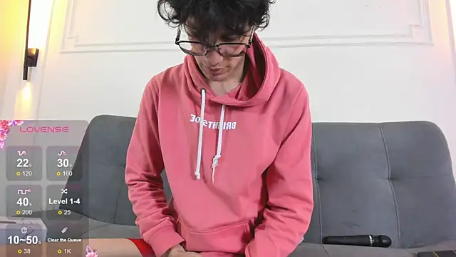 Snapshot of Cum_hunters chatting on 4, 7, 2026 Cum hunters online show from 4, 7, 2026