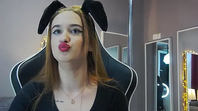 Snapshot of Eva_Lovvia_ chatting on 23, 1, 2025 Eva Lovvia online show from 23, 1, 2025