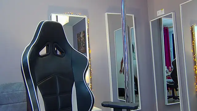 Snapshot of Eva_Lovvia_ chatting on 20, 2, 2025 Eva Lovvia online show from 20, 2, 2025