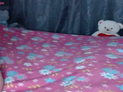 Snapshot of stefany_pablo1 chatting on 12, 11, 2025 stefany pablo1 online show from 12, 11, 2025