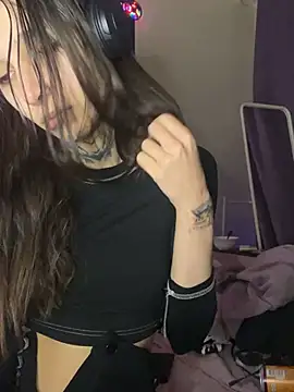 Snapshot of mollyEXD chatting on 2, 3, 2025 mollyEXD online show from 2, 3, 2025