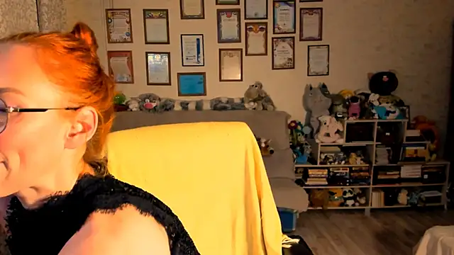 red rocco online show from 7, 10, 2025