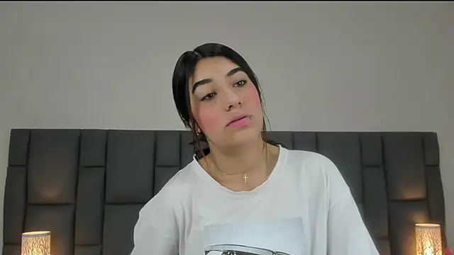 Snapshot of JuliiSweetie chatting on 7, 3, 2025 JuliiSweetie online show from 7, 3, 2025