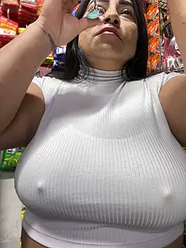 Snapshot of Miia_Jazmin chatting on 1, 2, 2025 Miia Jazmin online show from 1, 2, 2025