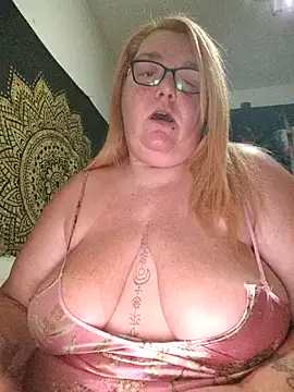Snapshot of diosacurvy1984 chatting on 18, 10, 2025 diosacurvy1984 online show from 18, 10, 2025