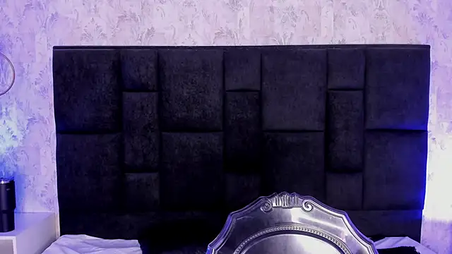 Snapshot of mallory_dietlinde chatting on 8, 3, 2025 mallory dietlinde online show from 8, 3, 2025