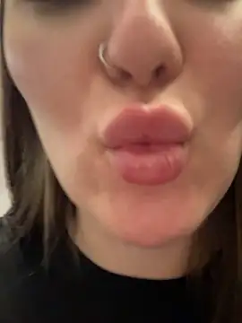 KiraBarlows online show from 5, 10, 2025