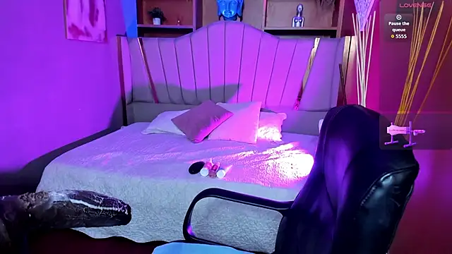 Snapshot of Rosie_jhons chatting on 8, 11, 2025 Rosie jhons online show from 8, 11, 2025