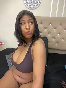 Snapshot of yelicampbell chatting on 17, 3, 2025 yelicampbell online show from 17, 3, 2025