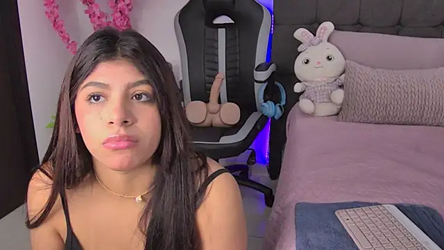 Snapshot of AmandaBrooks_18 chatting on 16, 11, 2025 AmandaBrooks 18 online show from 16, 11, 2025