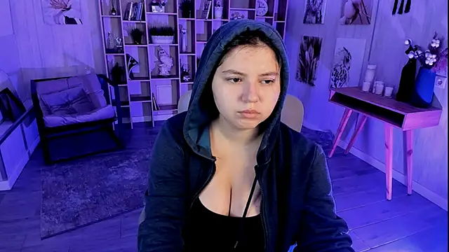 Snapshot of DiaAngell chatting on 28, 9, 2025 DiaAngell online show from 28, 9, 2025