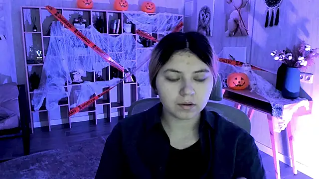 Snapshot of DiaAngell chatting on 31, 10, 2025 DiaAngell online show from 31, 10, 2025