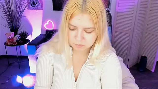 Snapshot of DiaAngell chatting on 22, 11, 2025 DiaAngell online show from 22, 11, 2025