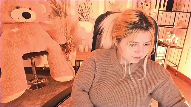 Snapshot of DiaAngell chatting on 10, 1, 2026 DiaAngell online show from 10, 1, 2026