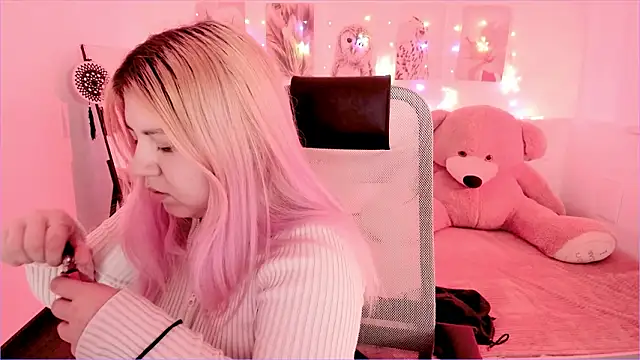 Snapshot of DiaAngell chatting on 31, 1, 2026 DiaAngell online show from 31, 1, 2026