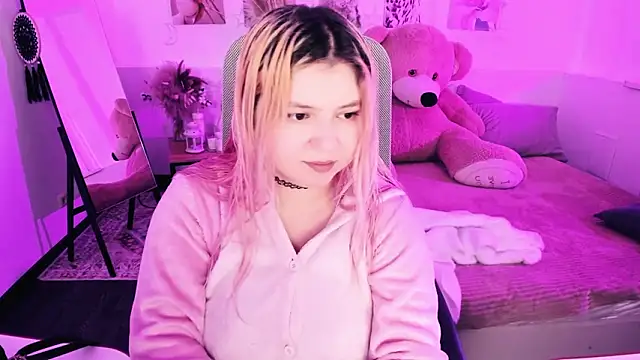 Snapshot of DiaAngell chatting on 24, 2, 2026 DiaAngell online show from 24, 2, 2026