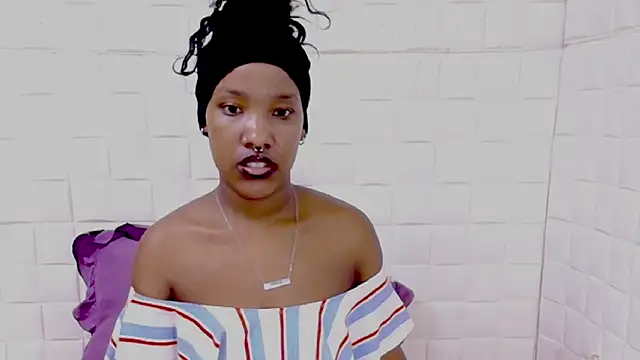 EroticSexyPrada online show from 22, 4, 2026