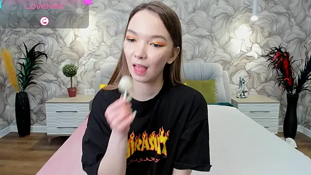 SusannJohnson online show from 10, 3, 2025