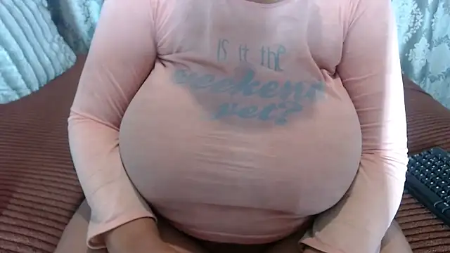 Snapshot of BUBBLYBUNNYxx chatting on 19, 4, 2026 BUBBLYBUNNYxx online show from 19, 4, 2026